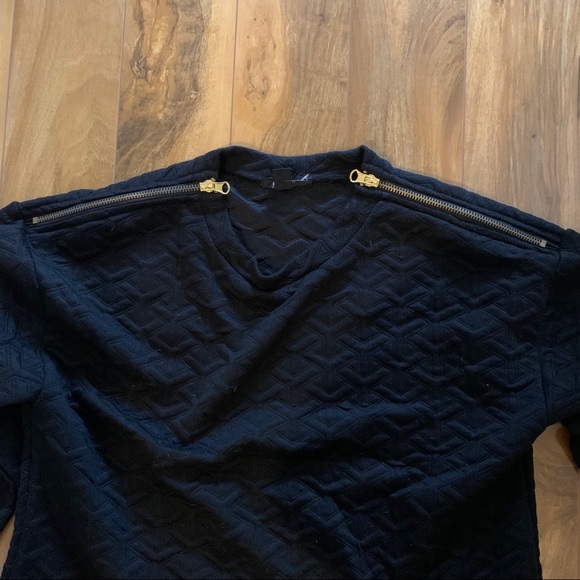 Boxy Black Forever 21 Long Sleeve Shirt - Picture 3 of 4
